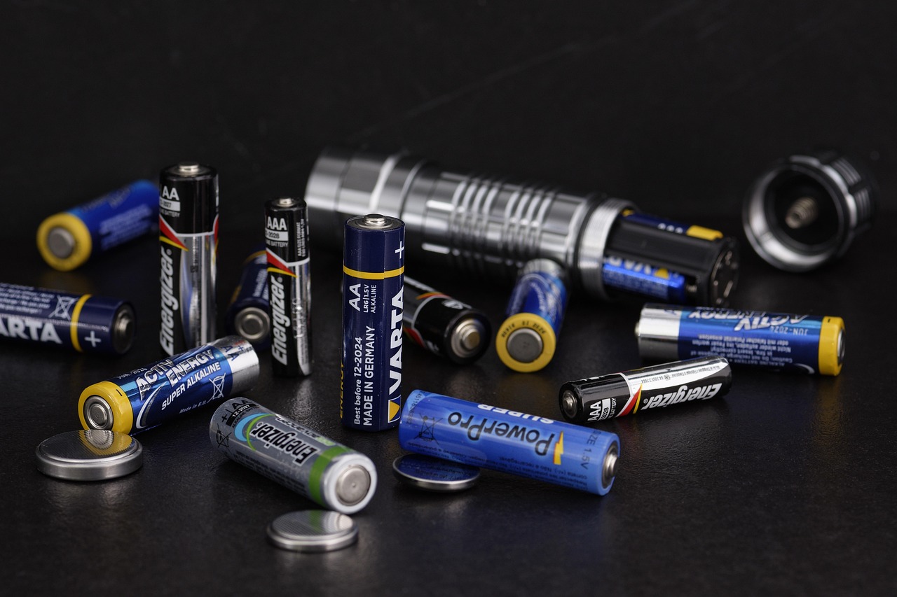 battery, energy, electricity, battery pack, flashlight, alkaline, lamp, technology, voltage, storage, battery, battery, battery, battery, battery, flashlight