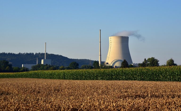 nuclear power plant, nuclear power plant isar, nuclear power, atomic energy, nuclear, nuclear energy, radioactive, nuclear reactor, energy, power supply, electricity, radiation, power plant, technology, industry, cooling tower, isar, bavaria, nuclear power plant, nuclear power, nuclear power, nuclear power, atomic energy, nuclear, nuclear, nuclear, nuclear, nuclear energy, nuclear energy, nuclear energy, nuclear energy, nuclear energy, nuclear reactor, radiation