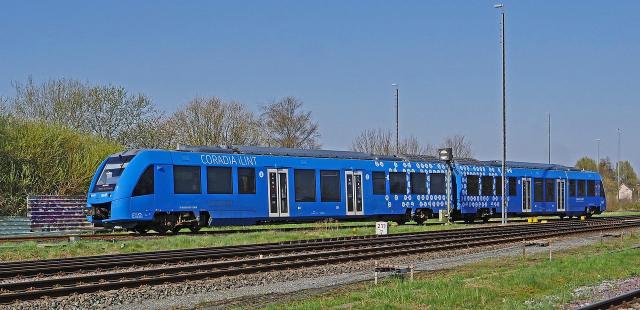 hydrogen trainset, fuel cell, electric drive, regional transport, regional train, railroad, rail transport, private railway, evb, alstom coradia ilint, lint 54, hydrogen, exit, cuxhaven, multiple unit, railcar, hydrogen, hydrogen, hydrogen, hydrogen, hydrogen