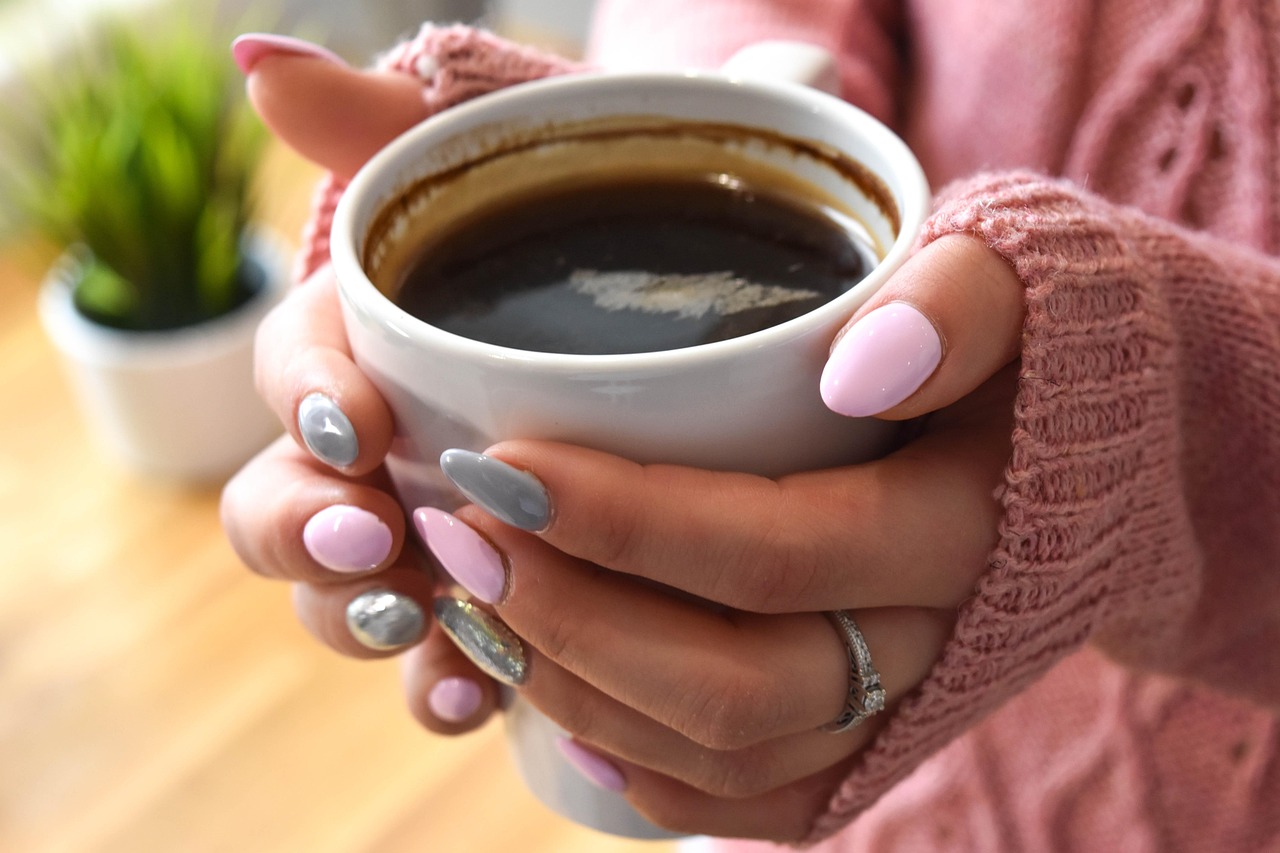 coffee, coffee cup, drink, hot, food, breakfast, nails, nails hybrid, hybrid lacquer, hand, morning, hands, mug