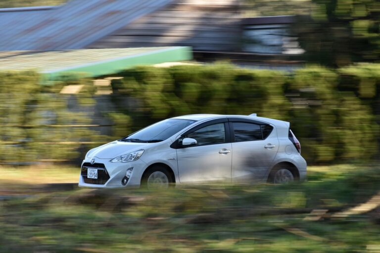 traffic, car wallpapers, vehicle, car, eco-car, hybrid cars, toyota, road, trip, natural, landscape